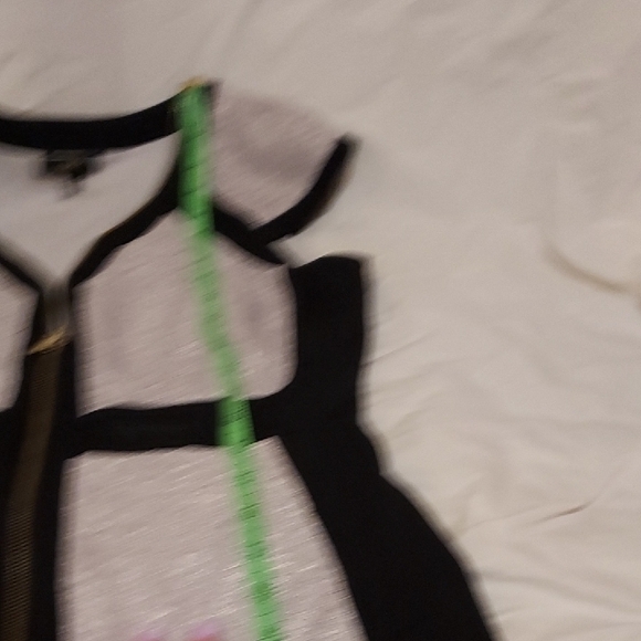 Elegant Sleeveless Beige With Gold and Black Women's Dress Fully Lined Size 10 - Picture 10 of 13